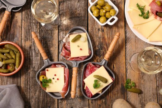 Image de raclette et de vin