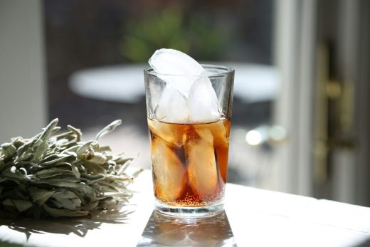 Rhum&#x20;sans&#x20;alcool&#x20;&#x3A;&#x20;tout&#x20;savoir&#x20;sur&#x20;cette&#x20;tendance